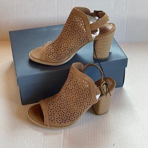 Universal Thread Milliana Heeled Sling